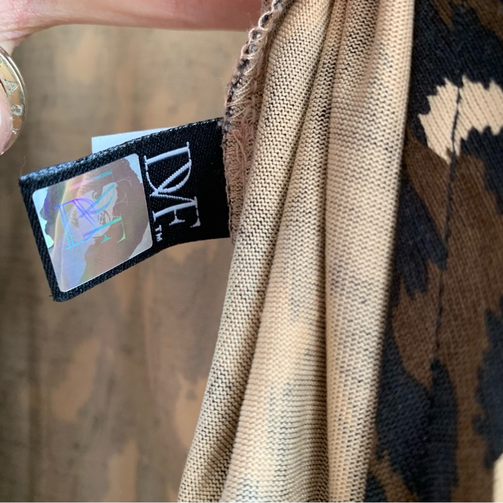 DVF Diane Von Furstenberg Jill Wrap Silk top in Leopard Print - Picture 6 of 11